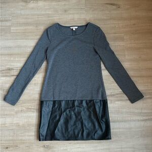 Banana Republic grey long sleeve dress with leather skirt 00P
